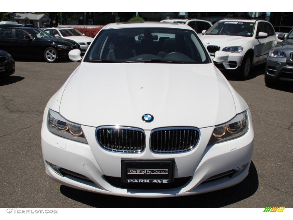 2011 3 Series 335i xDrive Sedan - Alpine White / Black photo #2