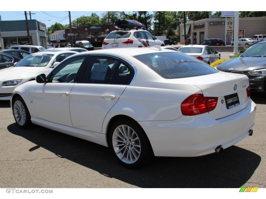 2011 3 Series 335i xDrive Sedan - Alpine White / Black photo #7