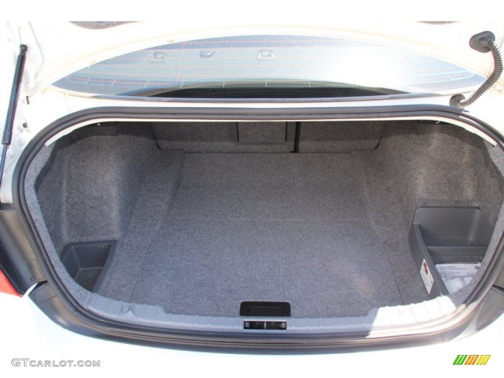 2011 3 Series 335i xDrive Sedan - Alpine White / Black photo #21