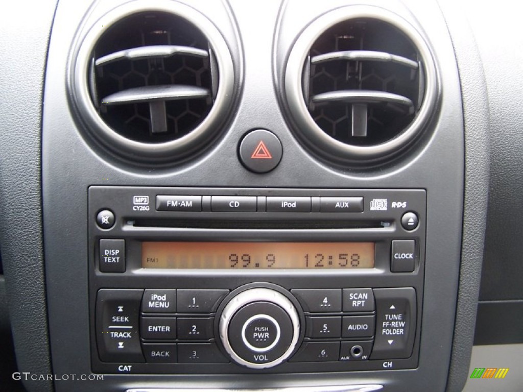 2011 Rogue S AWD - Silver Ice Metallic / Gray photo #17