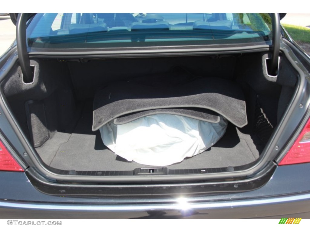 2004 Mercedes-Benz E 500 Sedan Trunk Photos