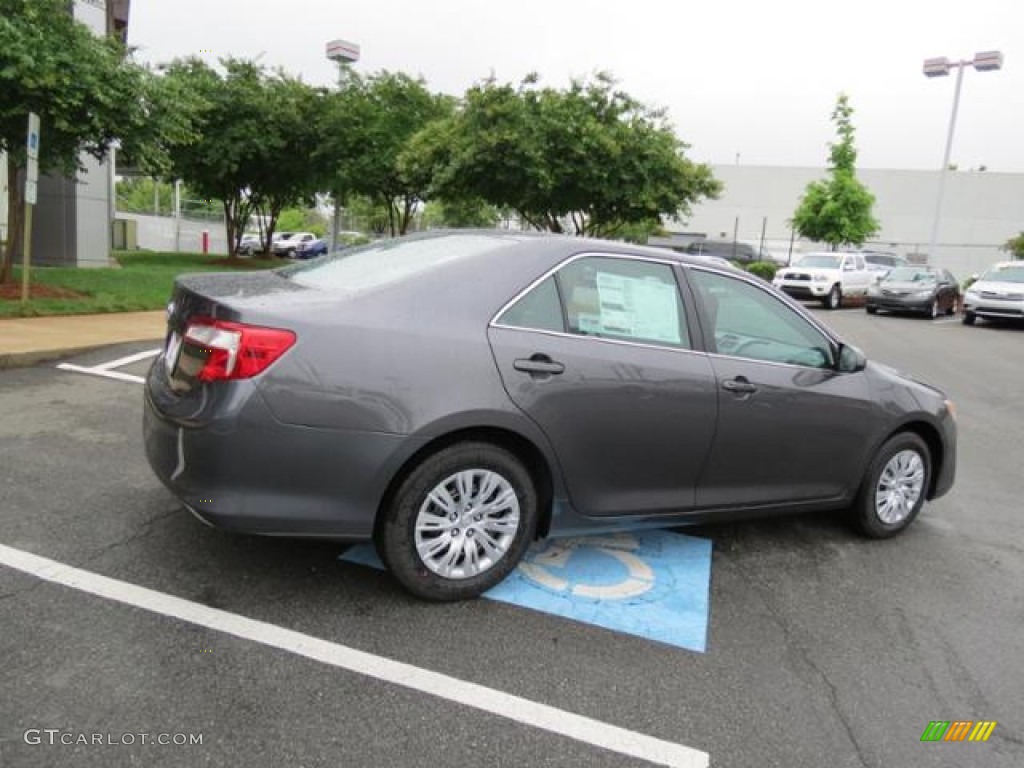 2013 Camry L - Magnetic Gray Metallic / Ash photo #14
