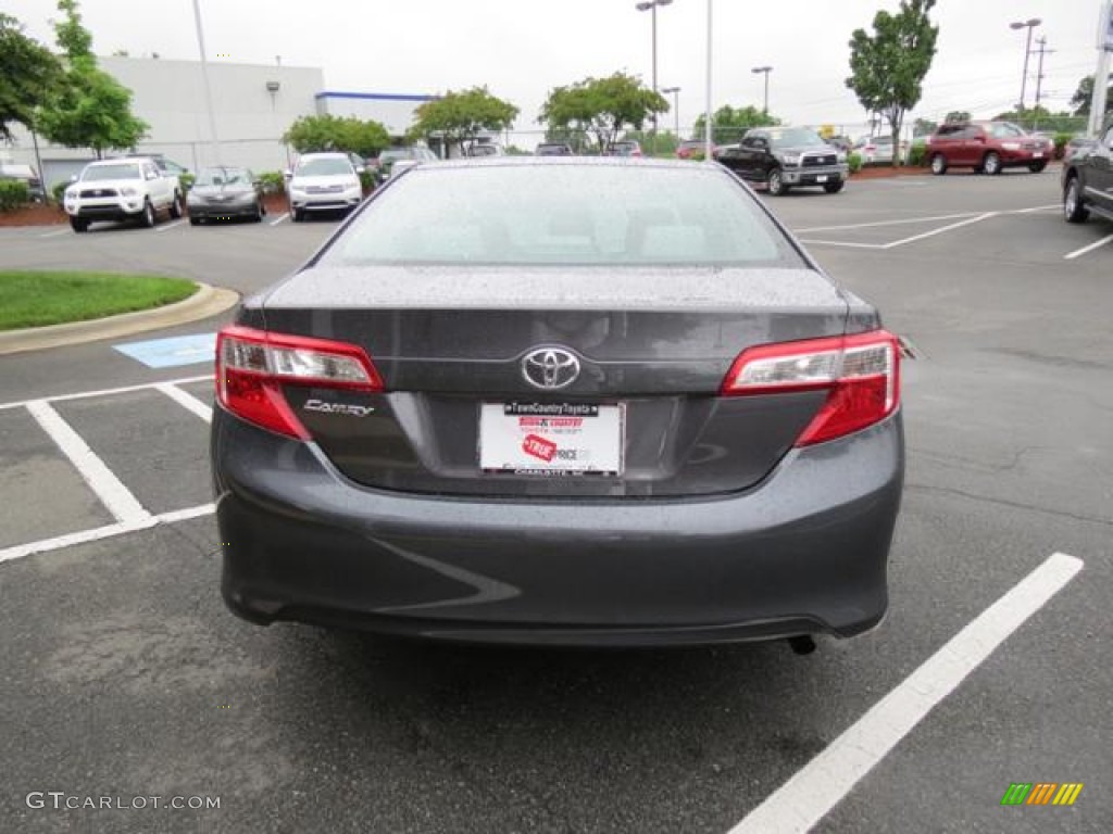 2013 Camry L - Magnetic Gray Metallic / Ash photo #15