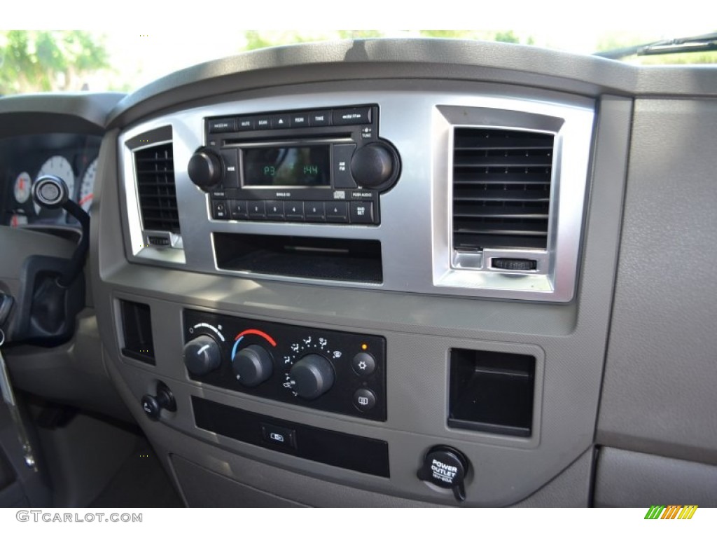 2008 Ram 1500 ST Quad Cab - Brilliant Black Crystal Pearl / Medium Slate Gray photo #17