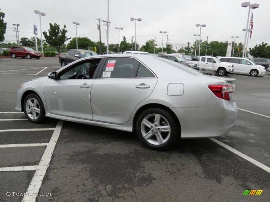 2013 Camry SE - Classic Silver Metallic / Black photo #16