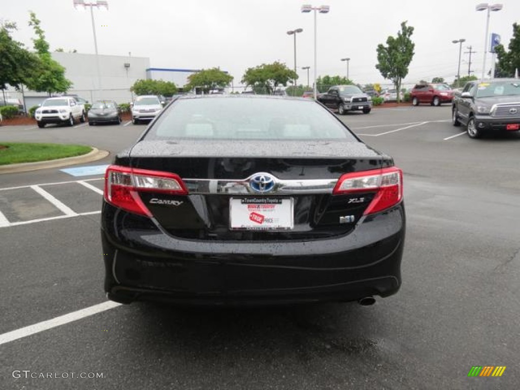 2013 Camry Hybrid XLE - Attitude Black Metallic / Light Gray photo #19