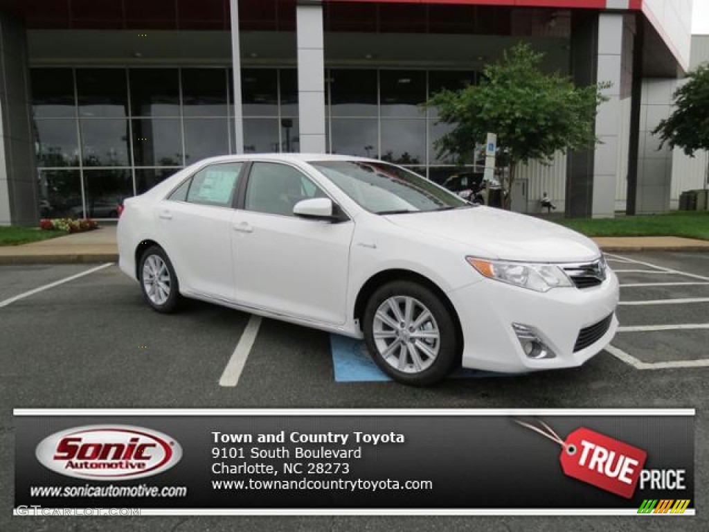 2013 Camry Hybrid XLE - Super White / Ivory photo #1