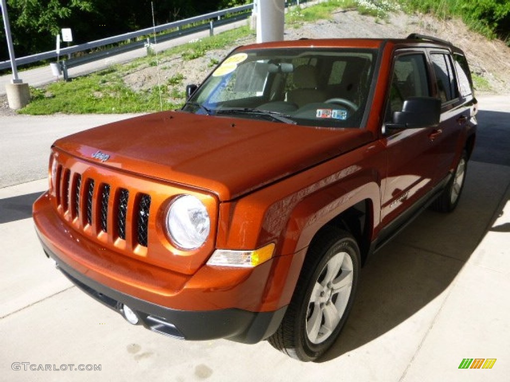 2012 Patriot Latitude 4x4 - Copperhead Orange Pearl / Dark Slate Gray/Light Pebble Beige photo #5