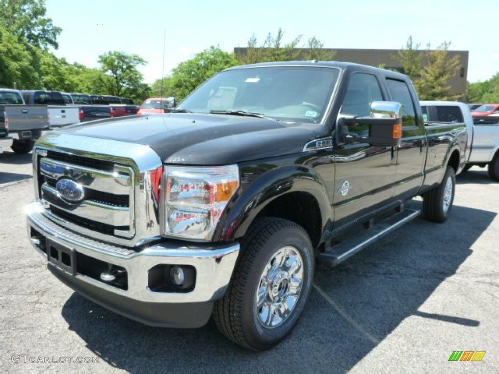 2013 F350 Super Duty Lariat Crew Cab 4x4 - Tuxedo Black Metallic / Black photo #5