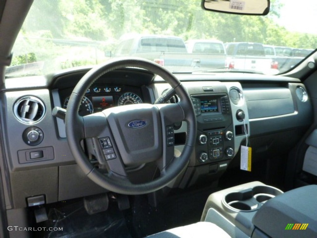 2013 Ford F150 XLT SuperCab 4x4 Steel Gray Dashboard Photo #81859916
