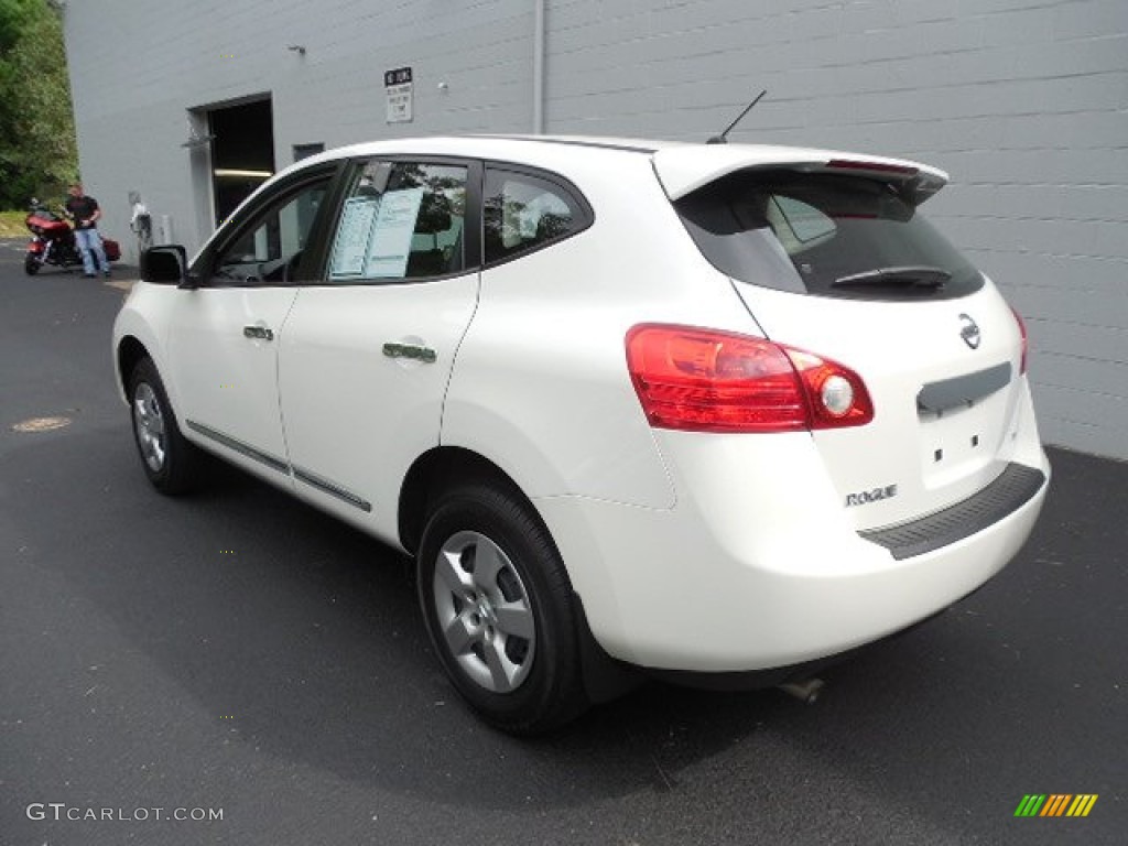 2011 Rogue S AWD - Pearl White / Black photo #3