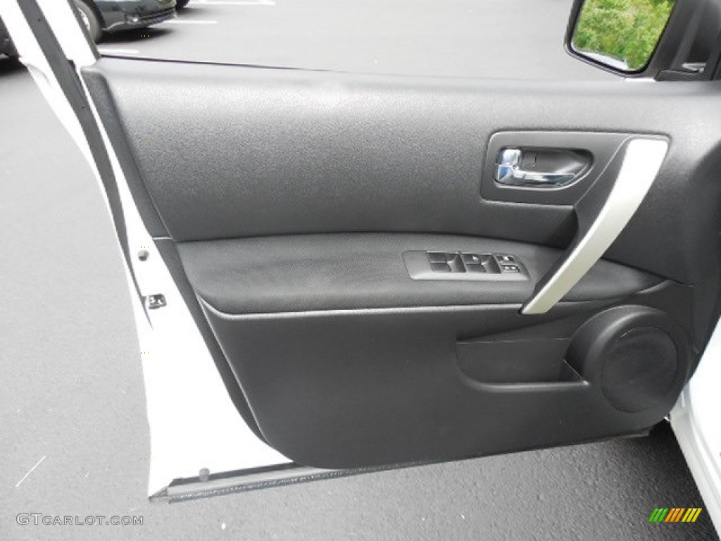 2011 Rogue S AWD - Pearl White / Black photo #7
