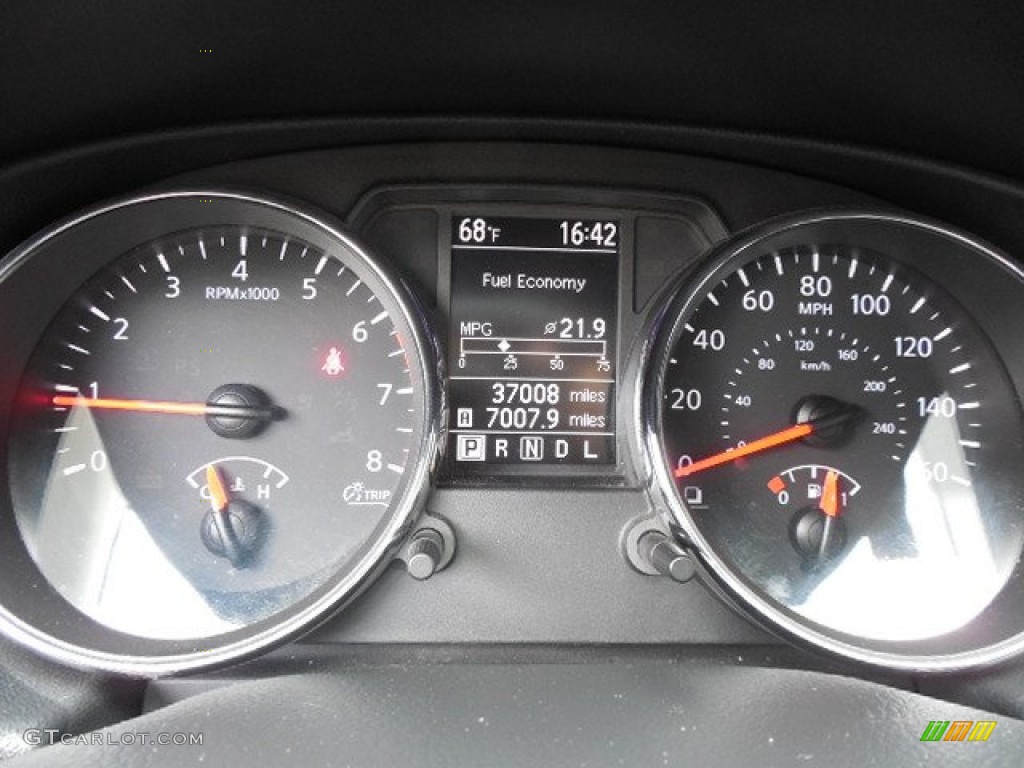 2011 Rogue S AWD - Pearl White / Black photo #15