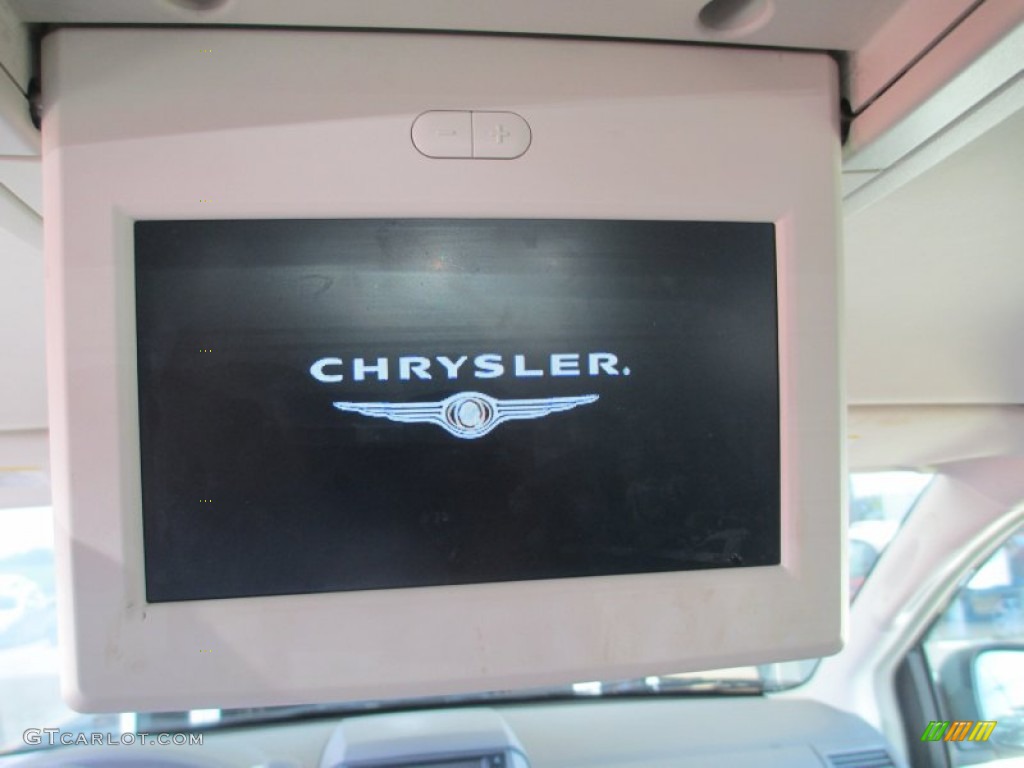 2008 Town & Country Touring Signature Series - Modern Blue Pearlcoat / Medium Slate Gray/Light Shale photo #30