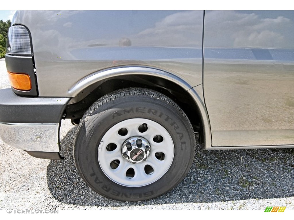 2013 GMC Savana Van LT 1500 AWD Passenger Wheel Photos