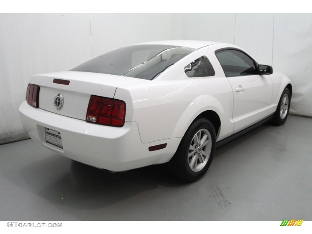 2006 Mustang V6 Deluxe Coupe - Performance White / Light Parchment photo #6
