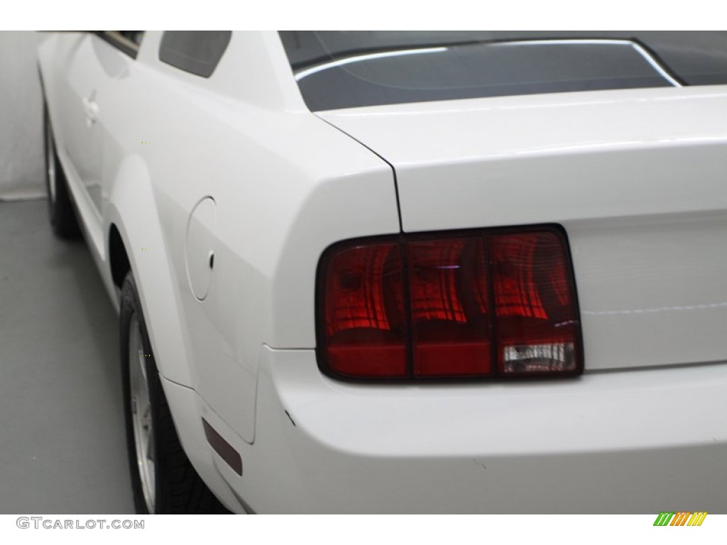 2006 Mustang V6 Deluxe Coupe - Performance White / Light Parchment photo #9