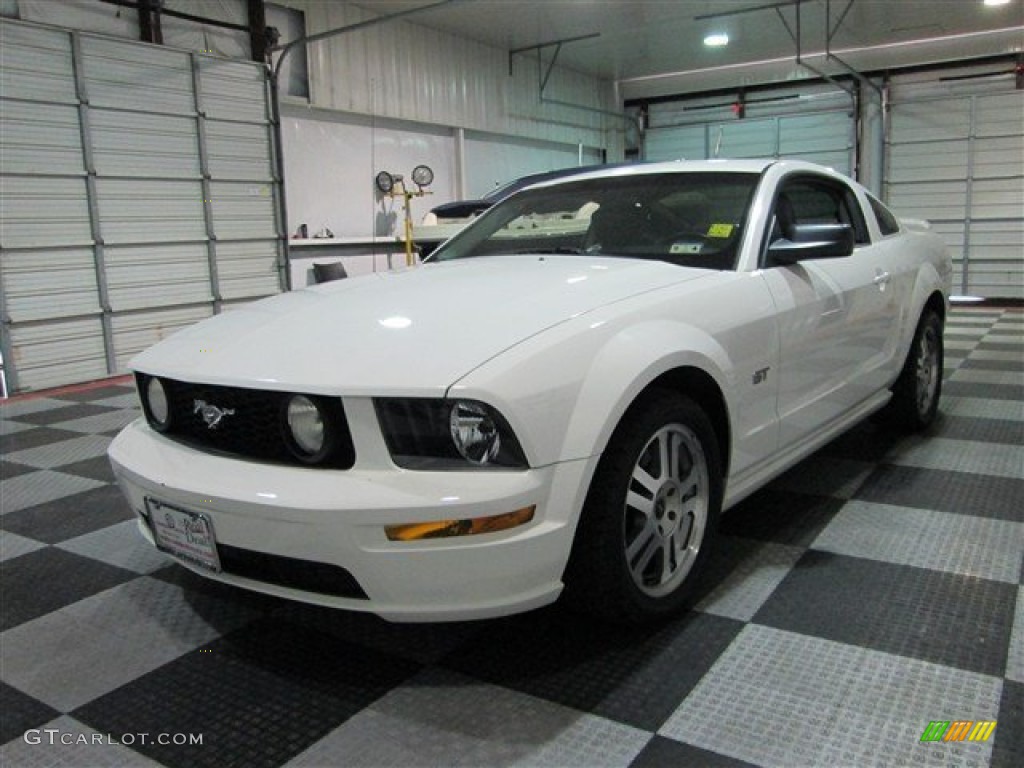 2005 Mustang GT Premium Coupe - Performance White / Light Graphite photo #3