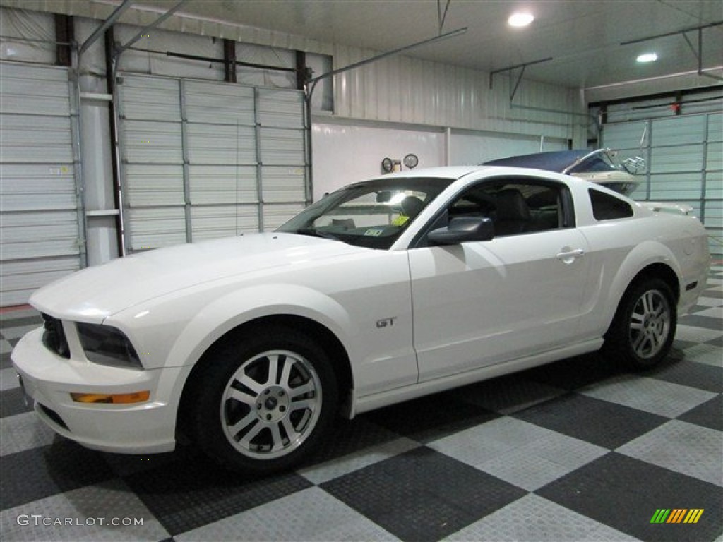 2005 Mustang GT Premium Coupe - Performance White / Light Graphite photo #4