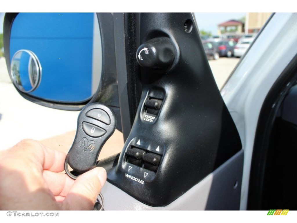 1999 Dodge Ram Van 1500 Passenger Conversion Controls Photo #81871150