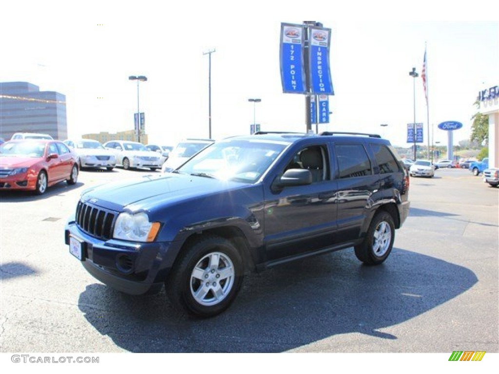 2005 Grand Cherokee Laredo - Midnight Blue Pearl / Medium Slate Gray photo #10
