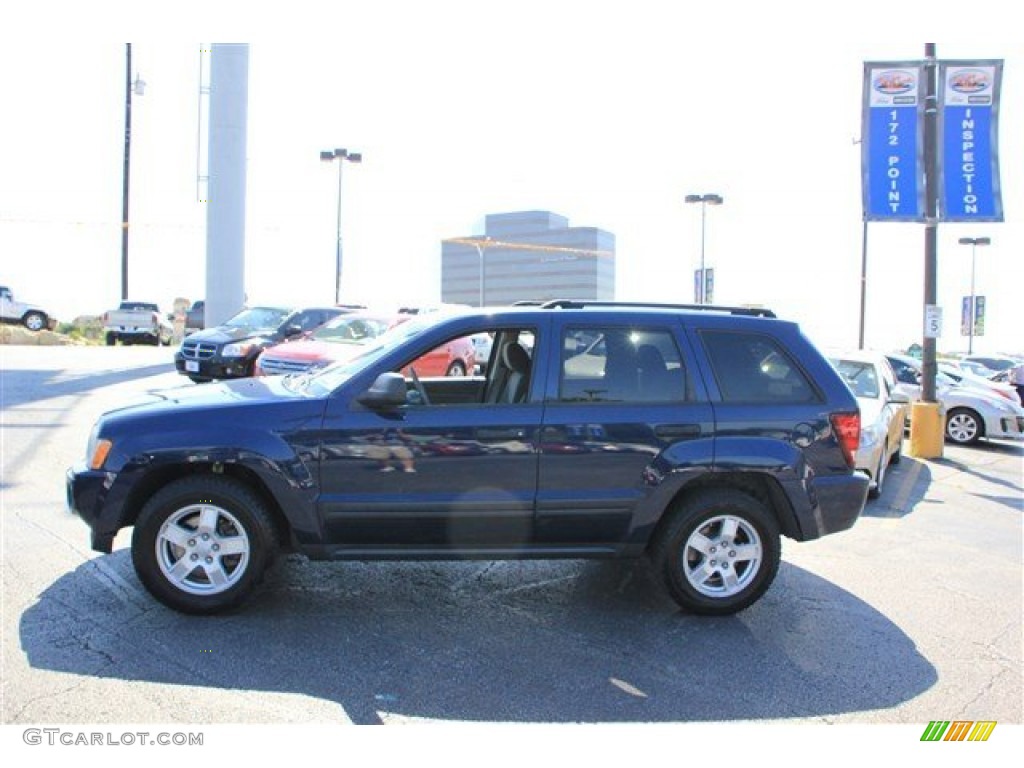 2005 Grand Cherokee Laredo - Midnight Blue Pearl / Medium Slate Gray photo #12