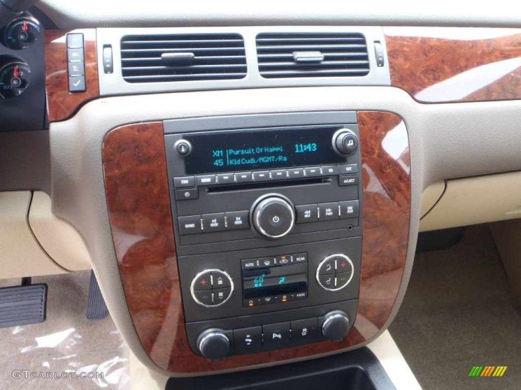 2013 Chevrolet Suburban LT Controls Photo #81880981