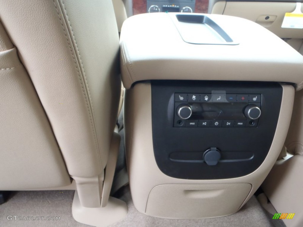 2013 Chevrolet Suburban LT Controls Photos