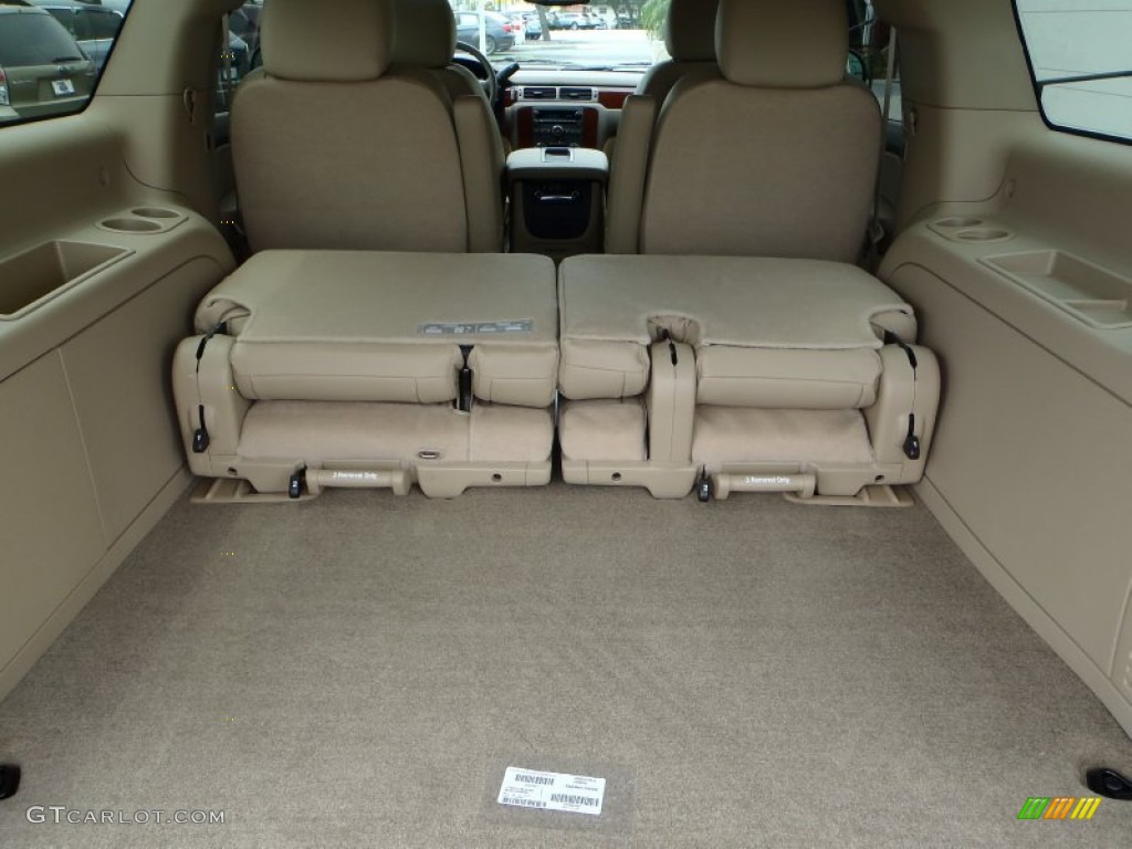 2013 Chevrolet Suburban LT Trunk Photos