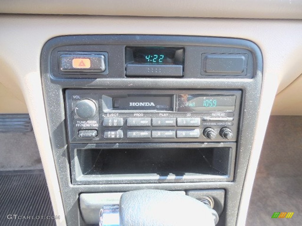 1997 Honda Accord LX Coupe Controls Photo #81897775