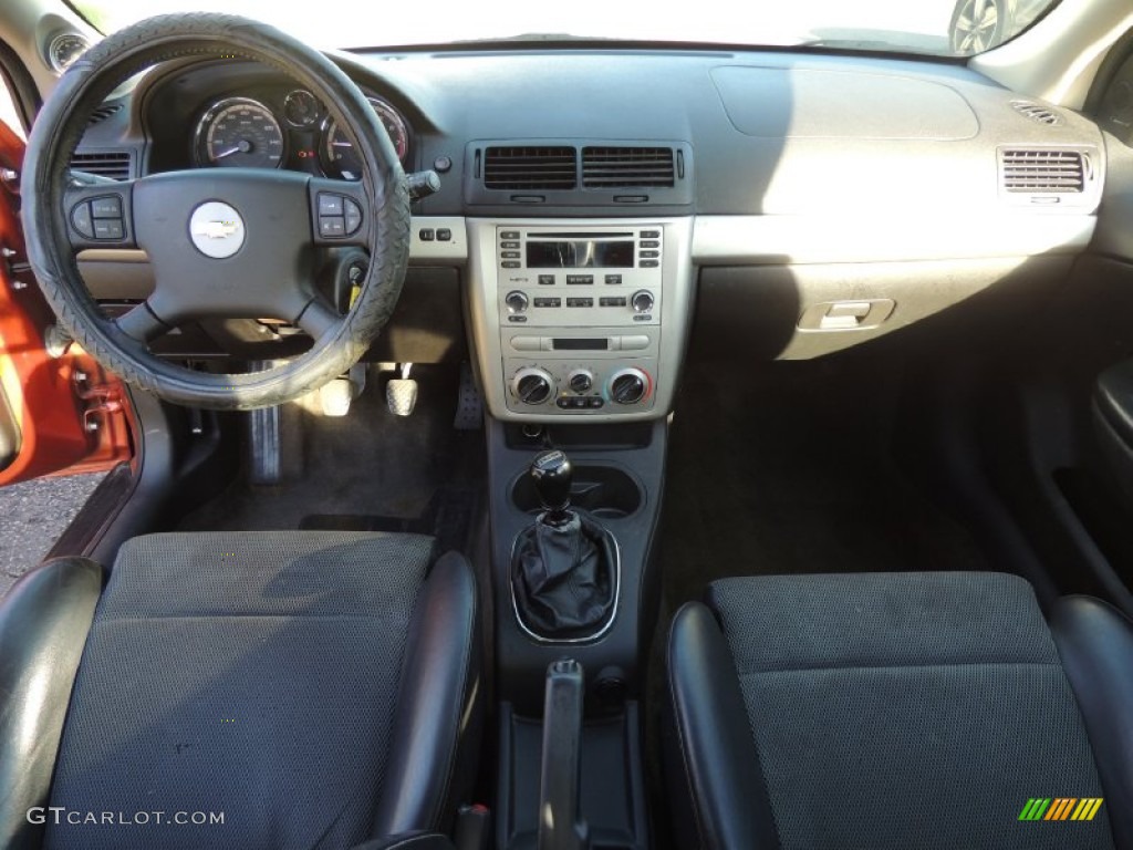 2006 Chevrolet Cobalt SS Supercharged Coupe Dashboard Photos