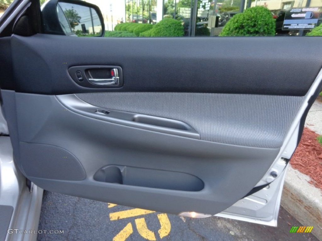2004 Mazda MAZDA6 s Sport Wagon Gray Door Panel Photo #81900853