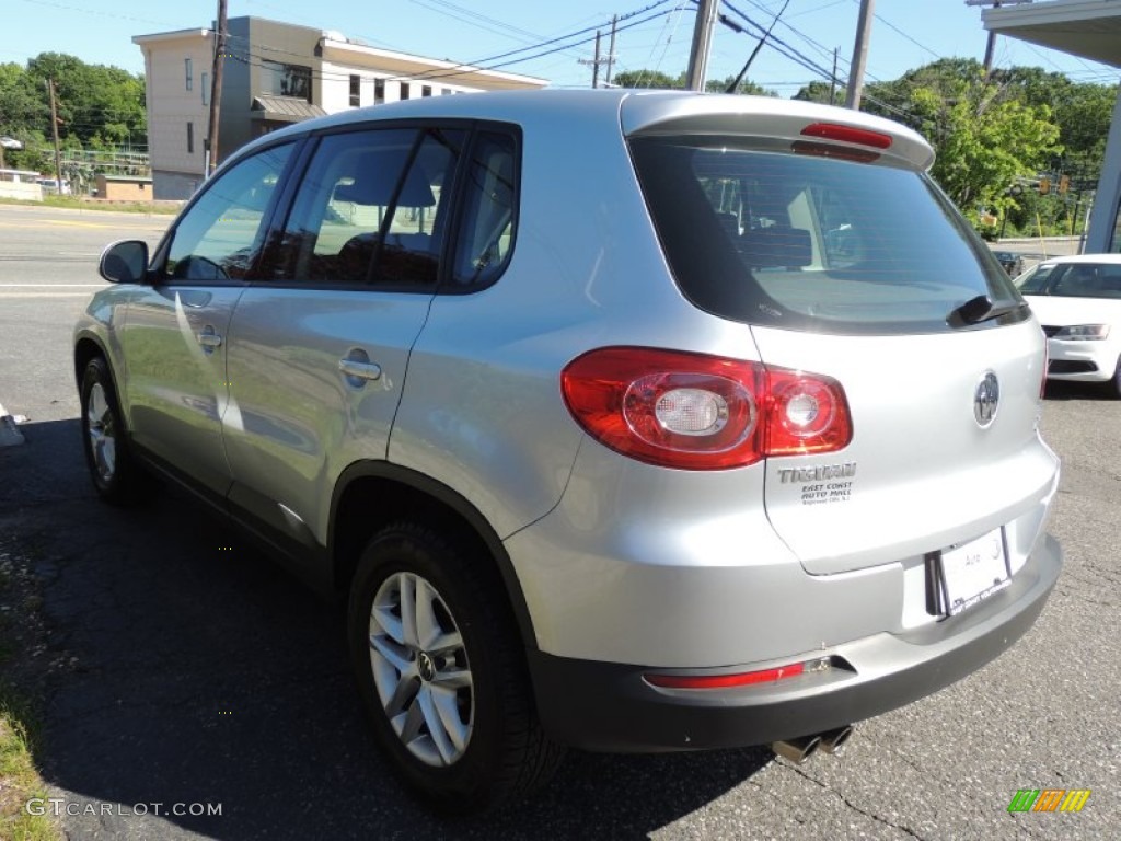 2011 Tiguan S 4Motion - Reflex Silver Metallic / Charcoal photo #7