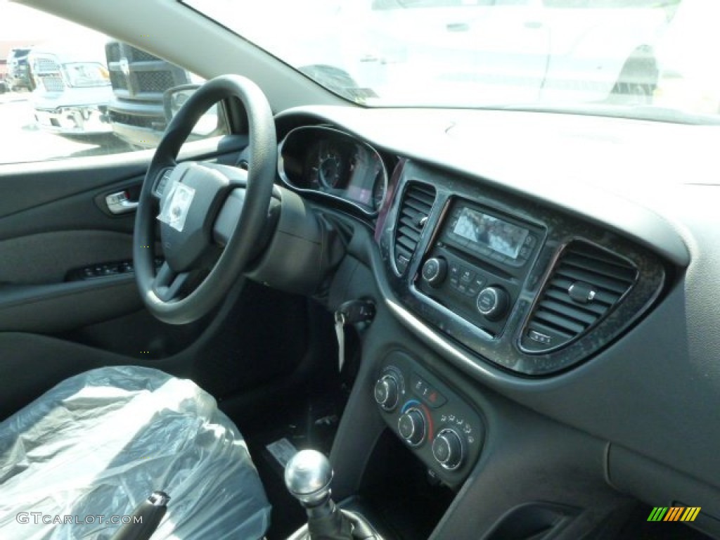 2013 Dart SE - Bright Silver Metallic / Black photo #6