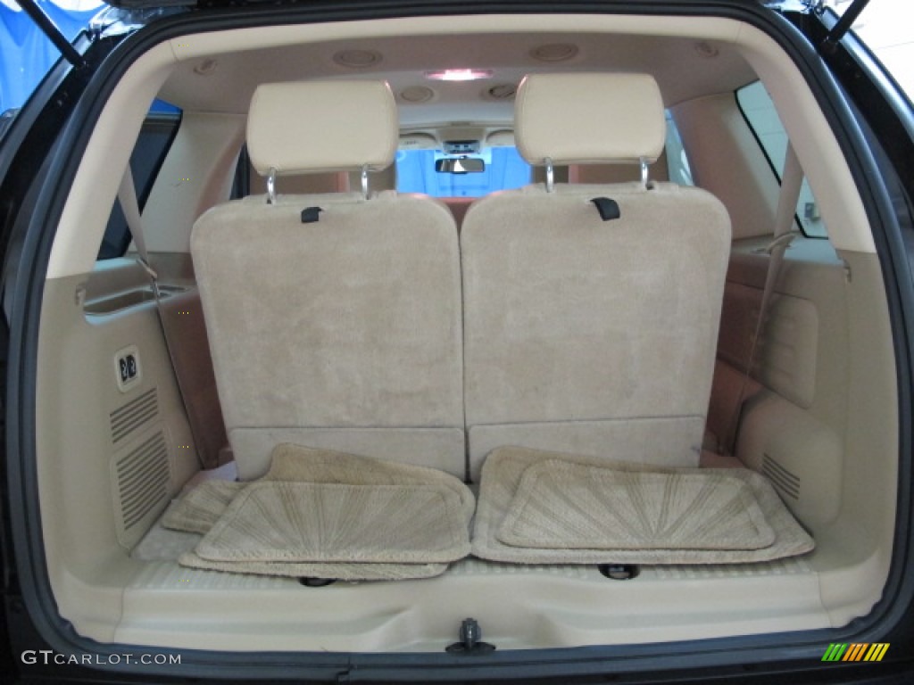 2010 Mercury Mountaineer V8 Premier AWD Trunk Photo #81903004