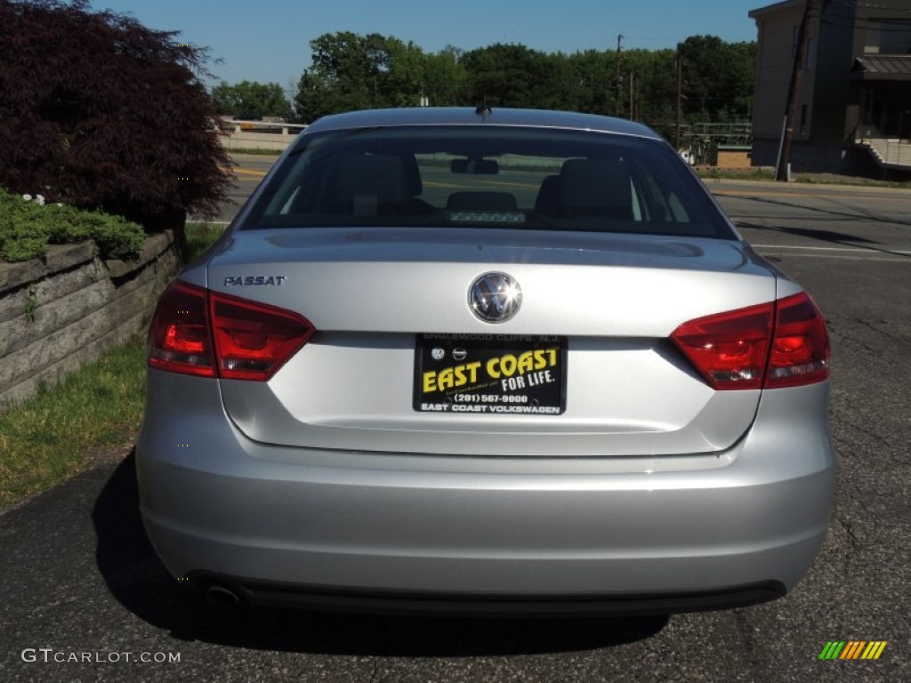 2013 Passat 2.5L S - Reflex Silver Metallic / Titan Black photo #5