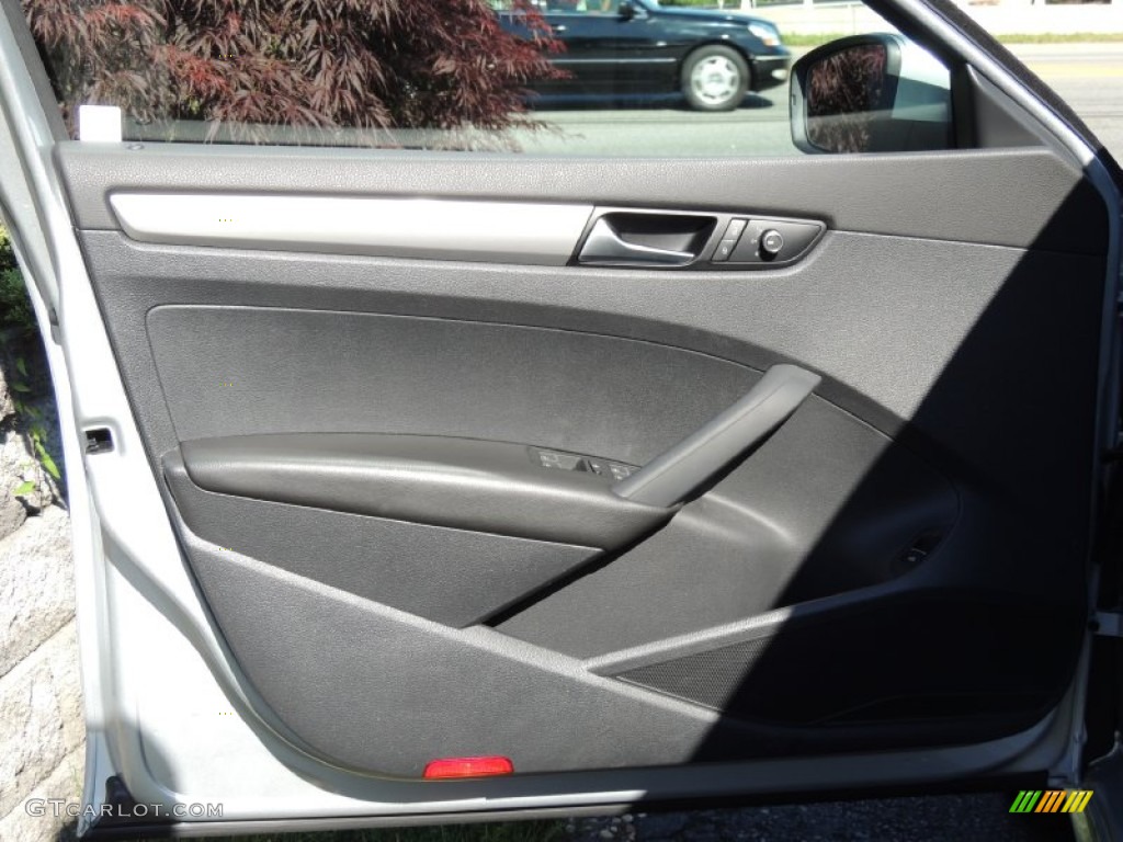 2013 Passat 2.5L S - Reflex Silver Metallic / Titan Black photo #15