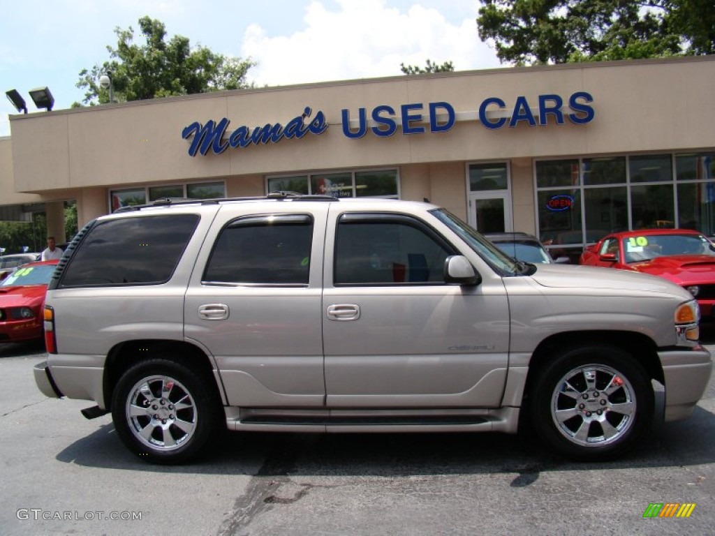 Silver Birch Metallic GMC Yukon