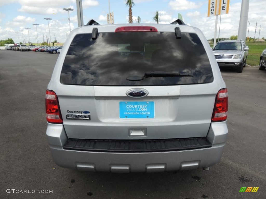 2012 Escape XLT 4WD - Ingot Silver Metallic / Charcoal Black photo #3