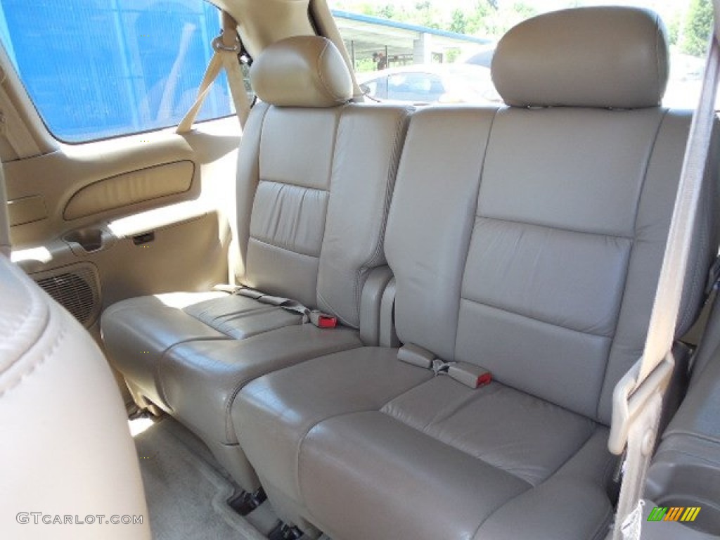 2000 Toyota Sienna LE Rear Seat Photos