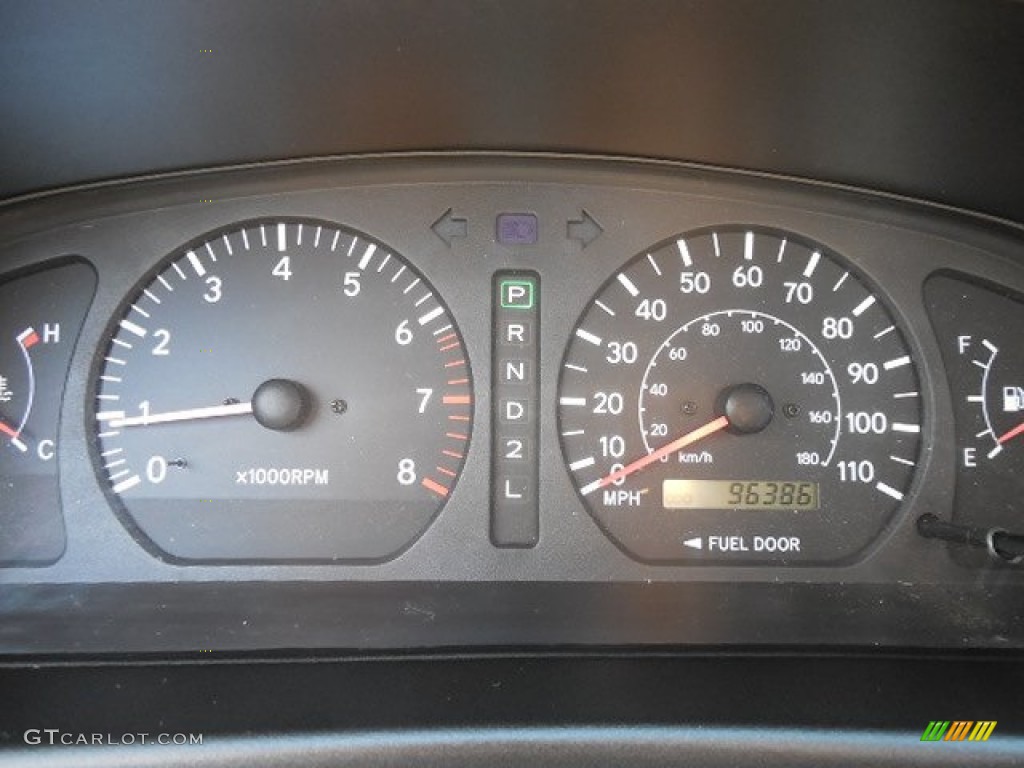 2000 Toyota Sienna LE Gauges Photo #81909370