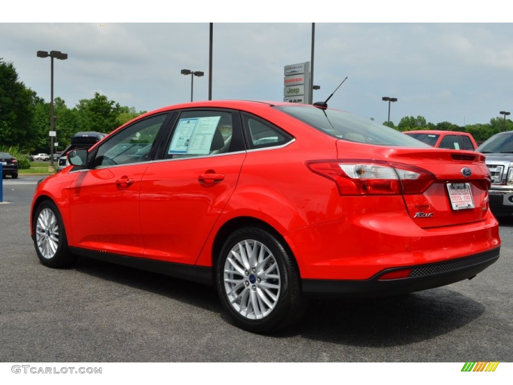 2012 Focus SEL Sedan - Race Red / Stone photo #33