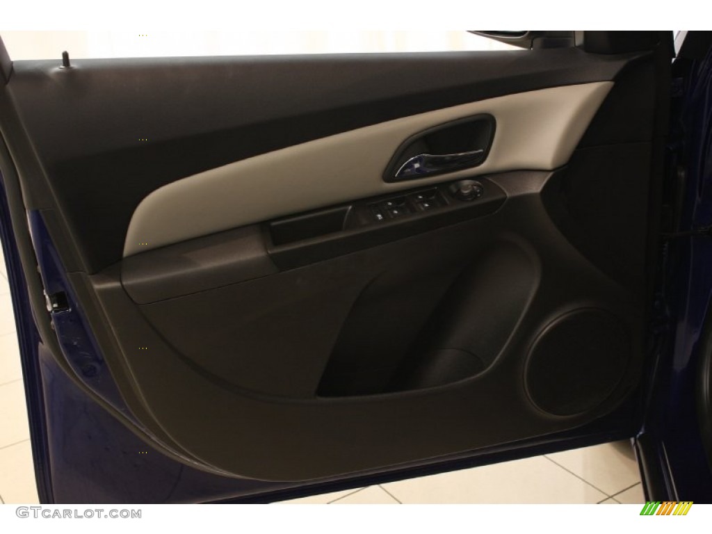 2012 Cruze LS - Blue Topaz Metallic / Jet Black/Medium Titanium photo #4