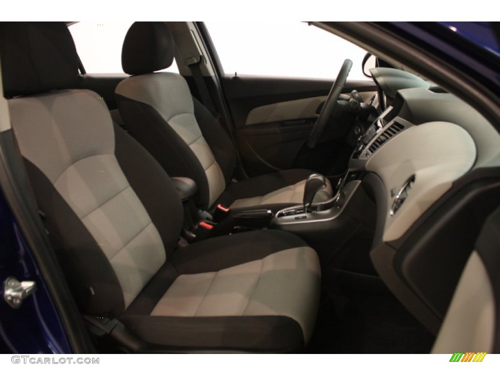 2012 Cruze LS - Blue Topaz Metallic / Jet Black/Medium Titanium photo #11