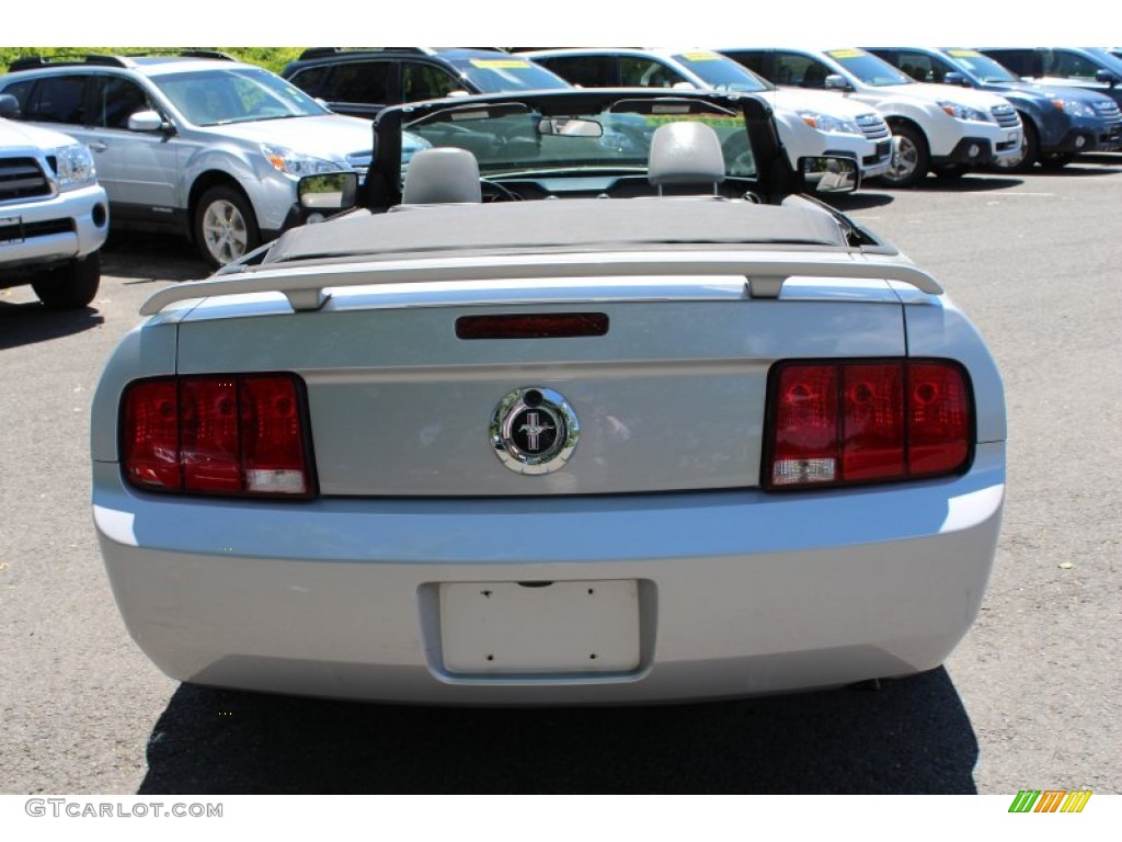 2006 Mustang V6 Premium Convertible - Satin Silver Metallic / Light Graphite photo #6