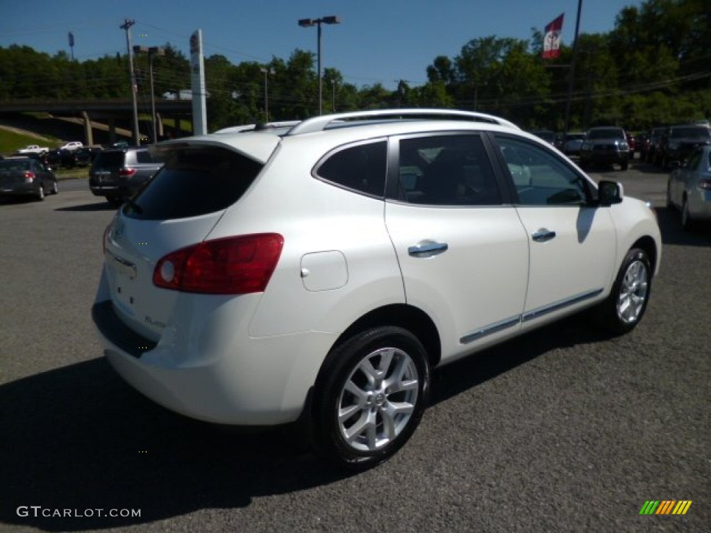 2011 Rogue SL AWD - Pearl White / Gray photo #4