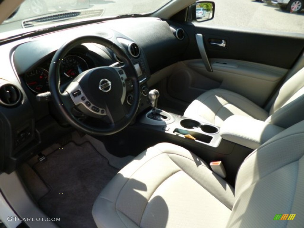 2011 Rogue SL AWD - Pearl White / Gray photo #10
