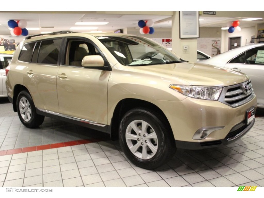 2013 Highlander SE 4WD - Sandy Beach Metallic / Sand Beige photo #1