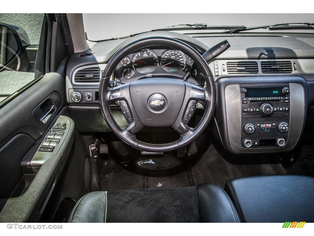 2007 Chevrolet Tahoe LS Ebony Dashboard Photo #81937210