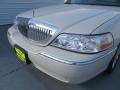 2004 Ceramic White Tri-Coat Lincoln Town Car Ultimate  photo #10